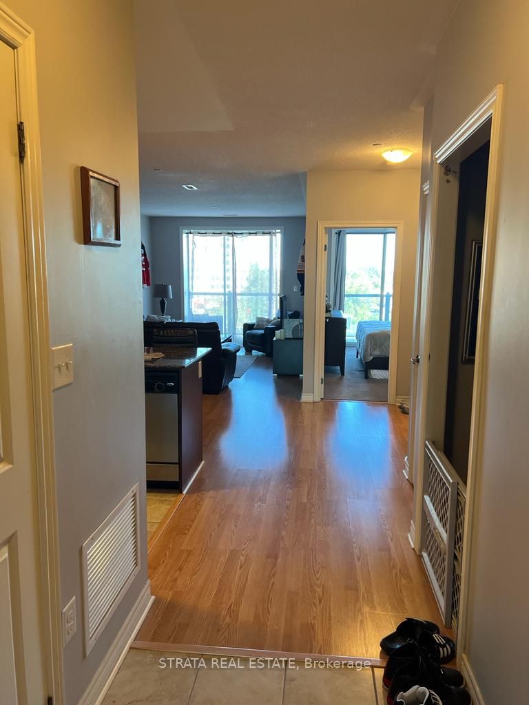 383 Main Street E, #427