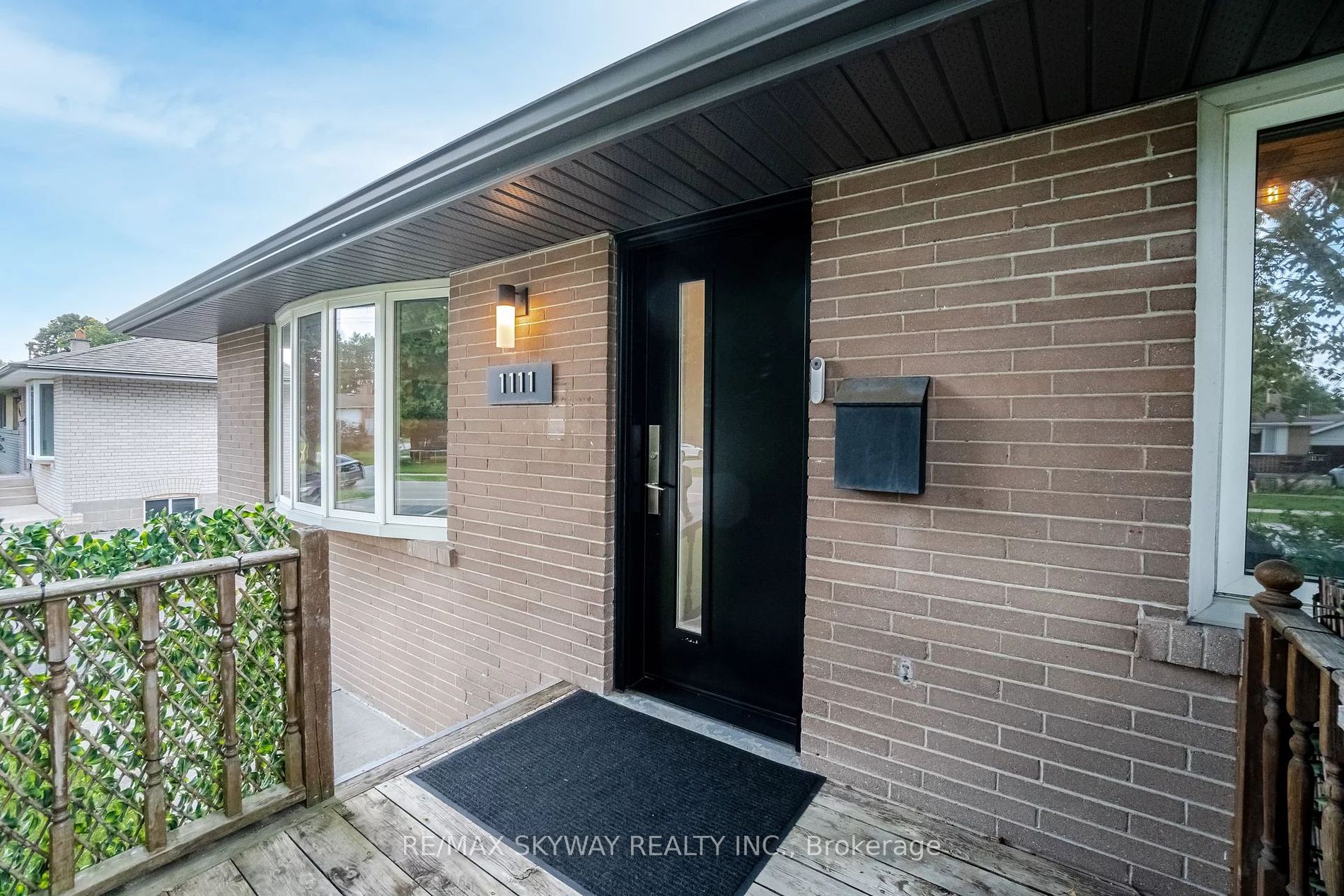 1111 Pinegrove Rd