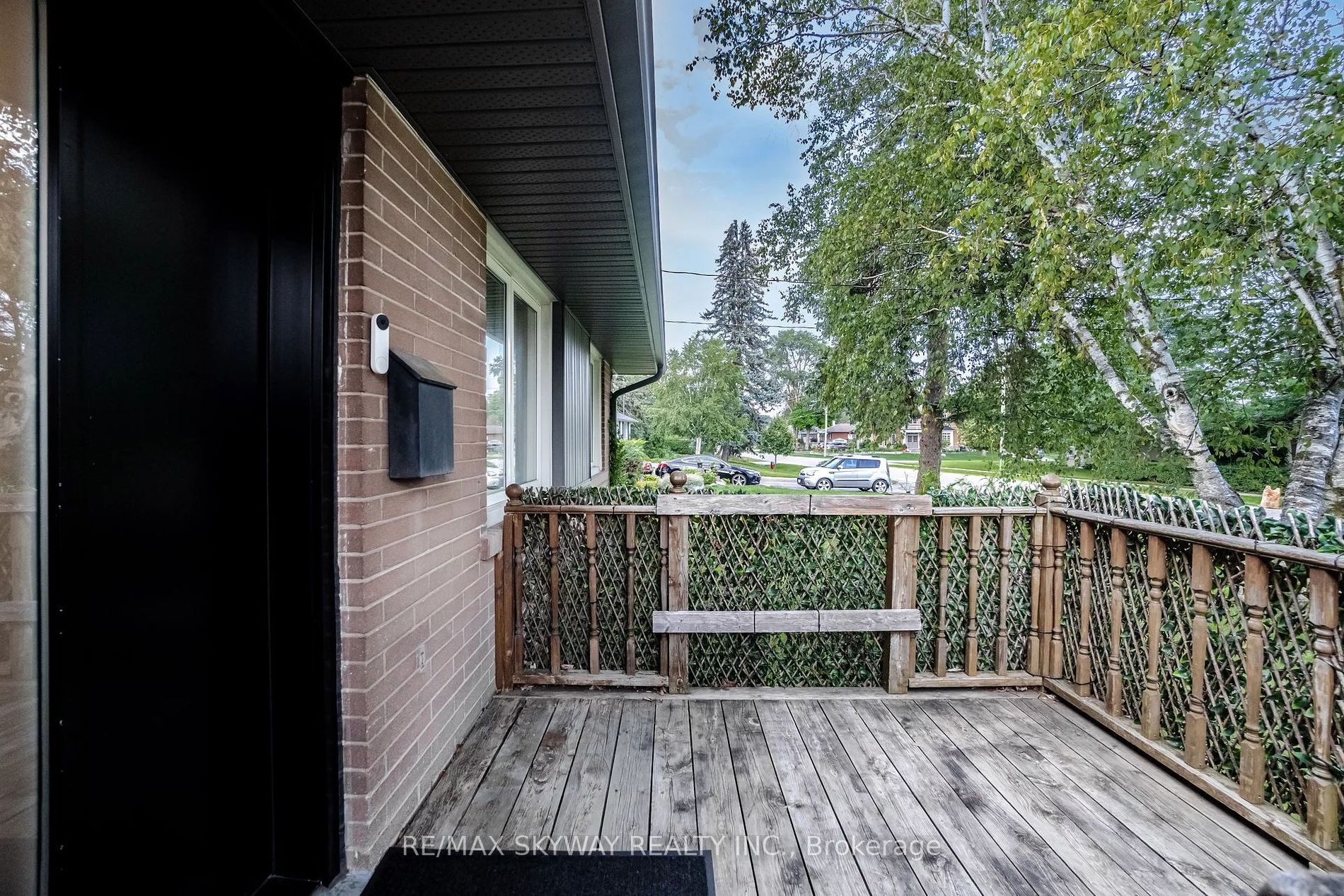 1111 Pinegrove Rd