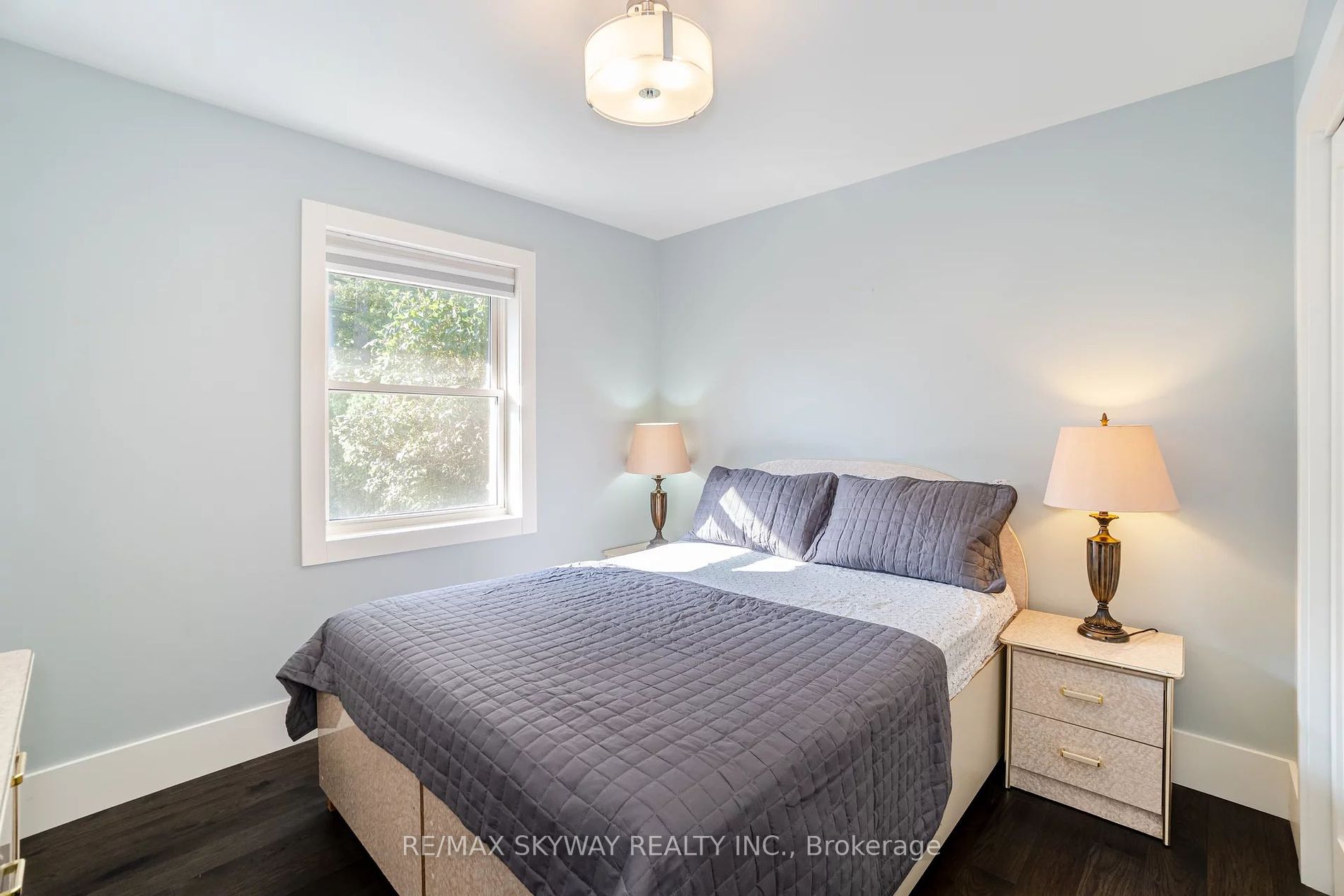 1111 Pinegrove Rd