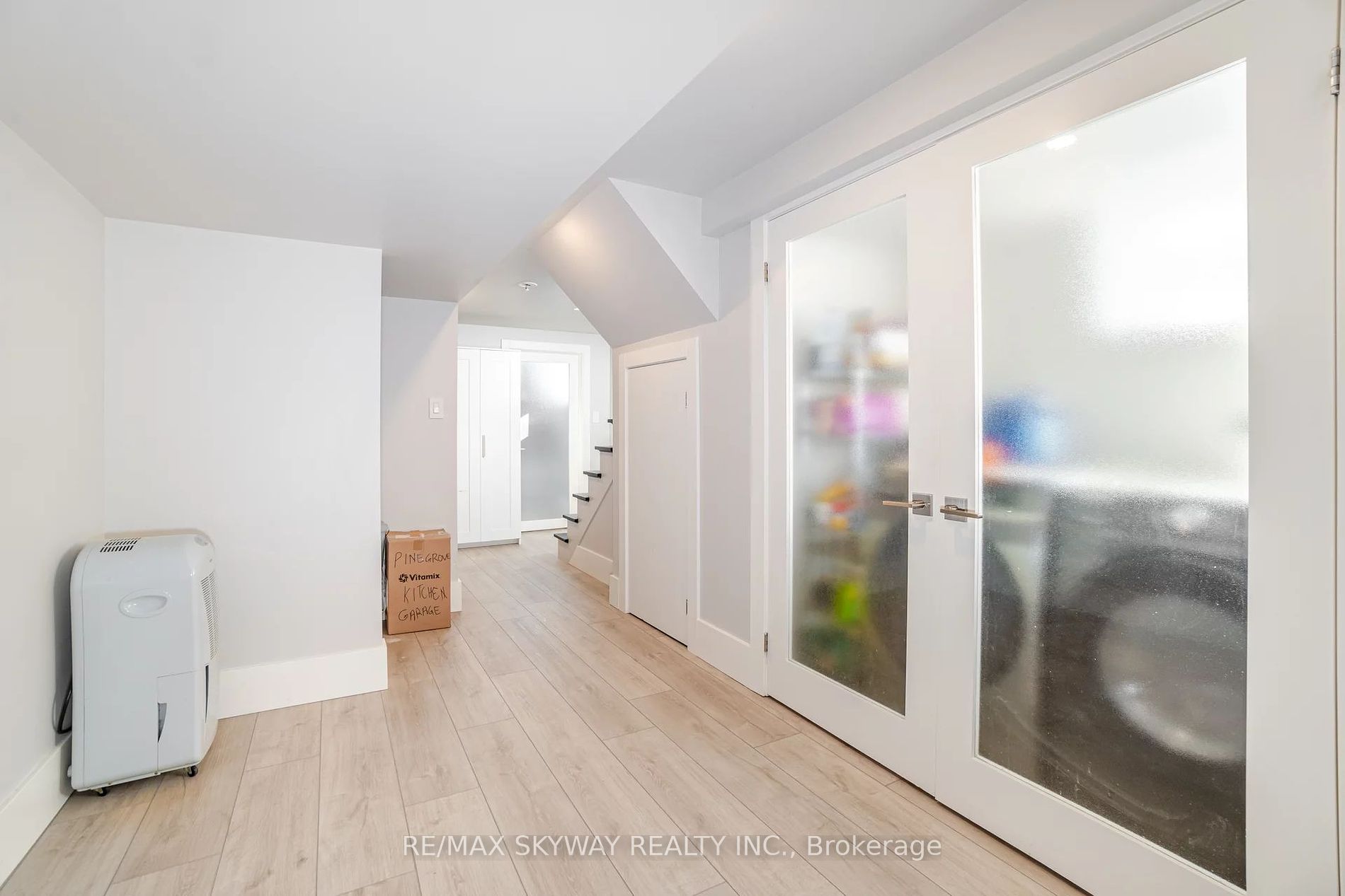 1111 Pinegrove Rd