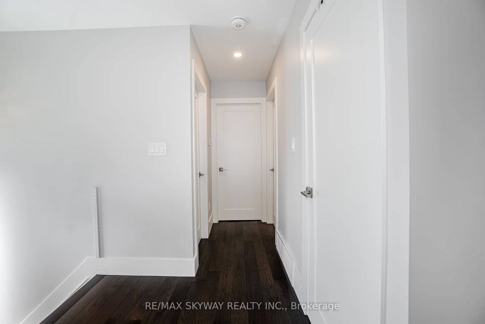 1111 Pinegrove Rd