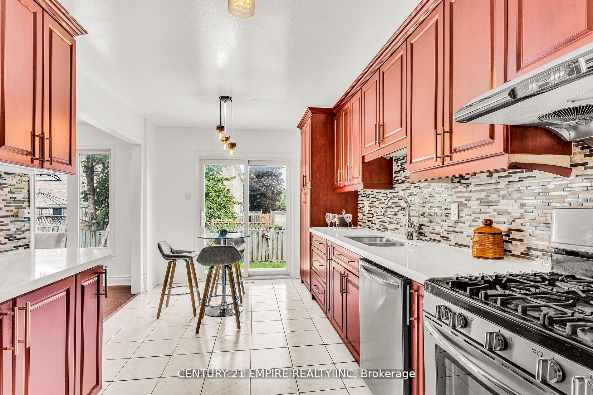 87 Sandmere Ave
