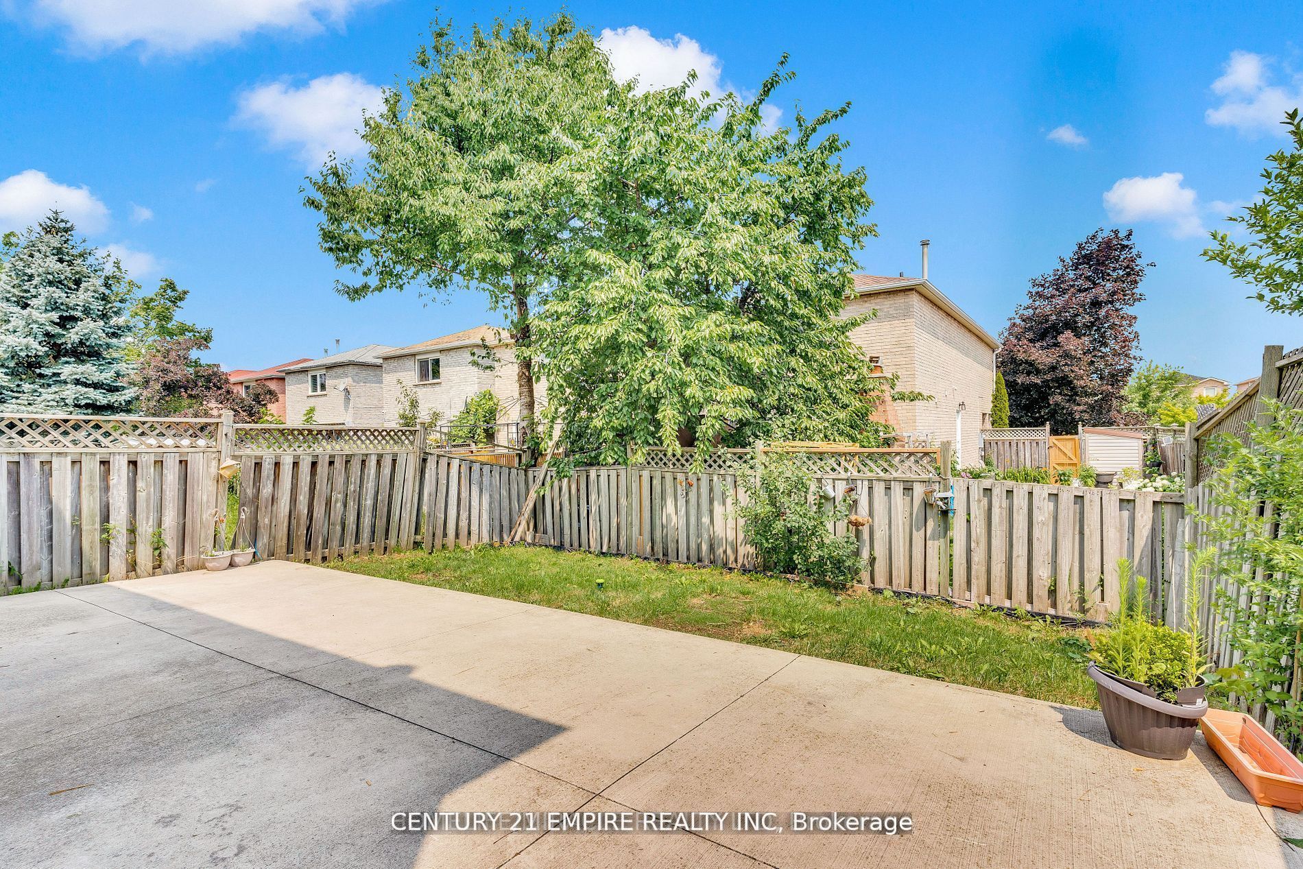 87 Sandmere Ave