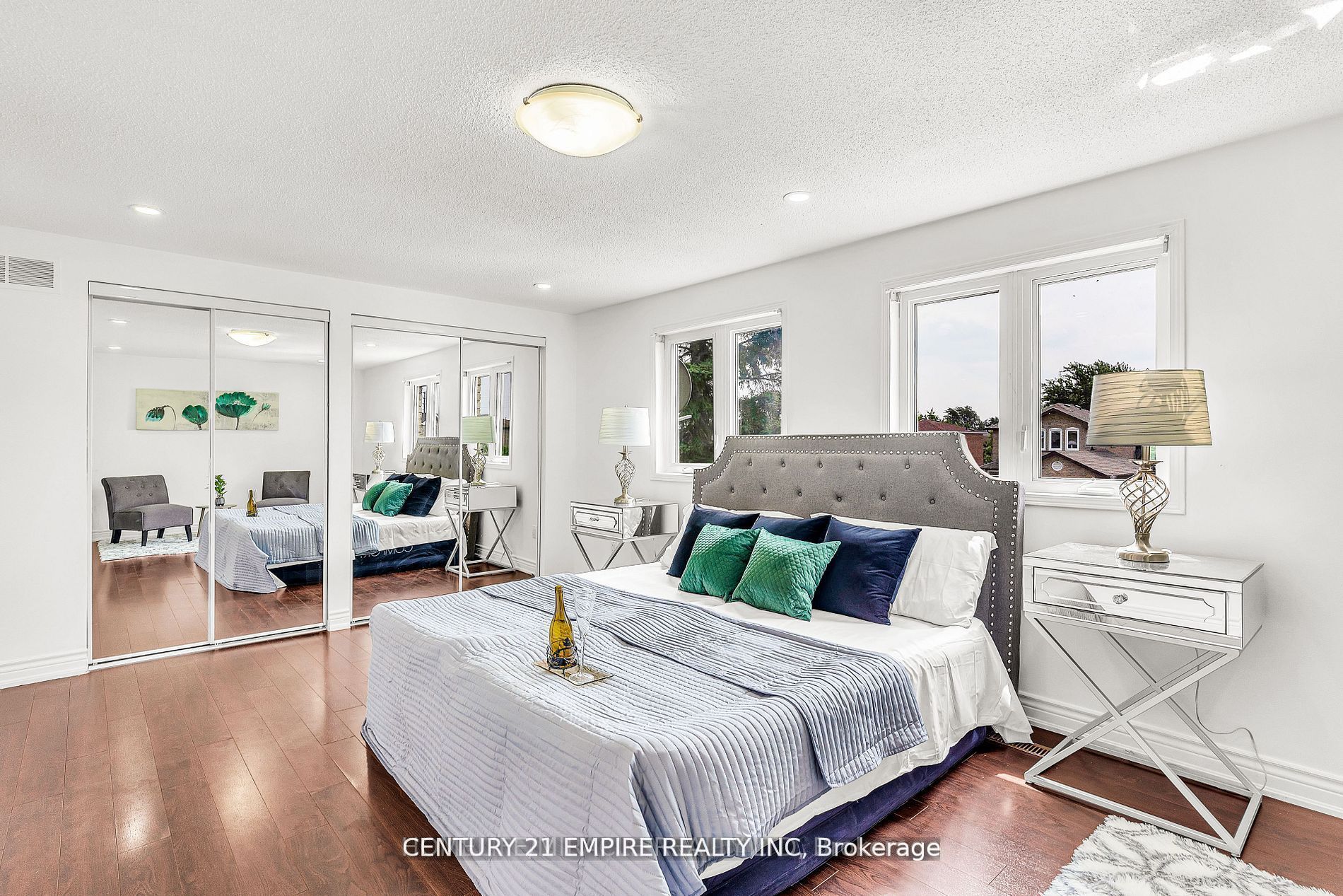 87 Sandmere Ave