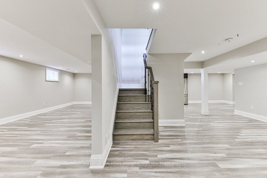 2068 Mississauga Rd