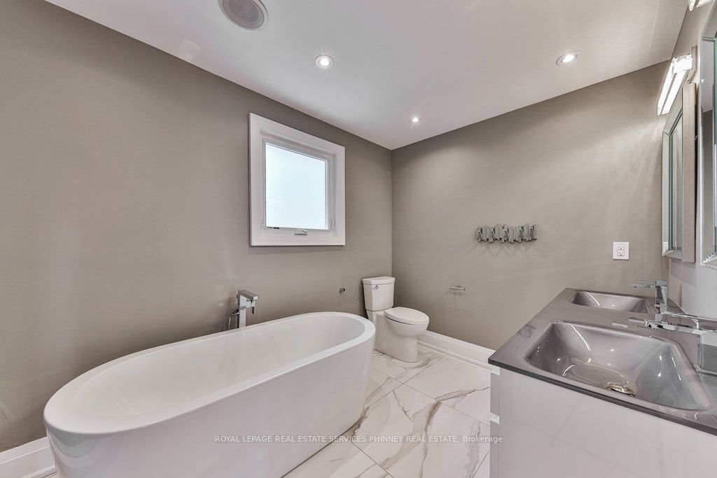 2068 Mississauga Rd
