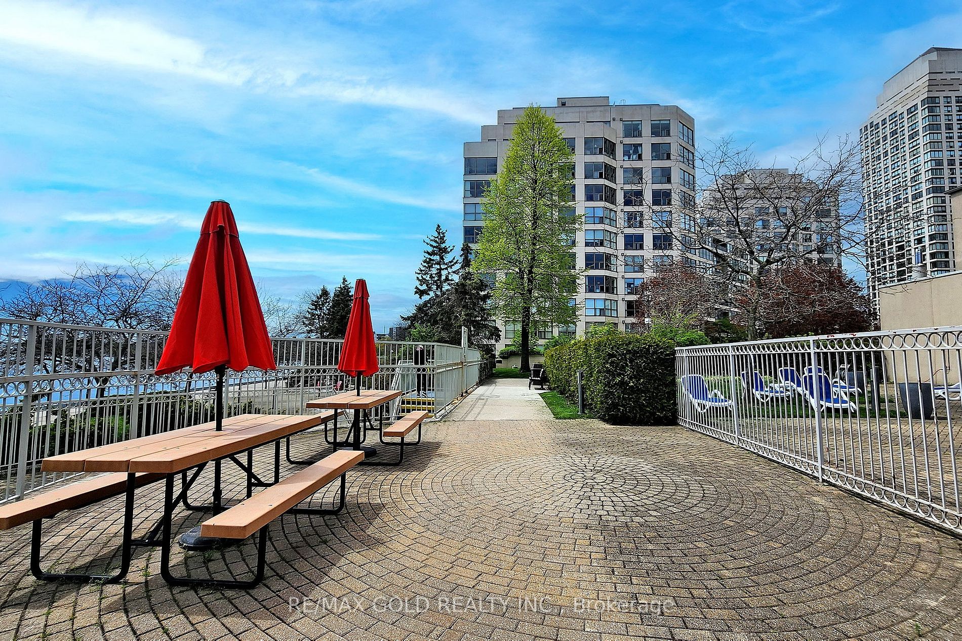 2267 Lakeshore Blvd W, #707