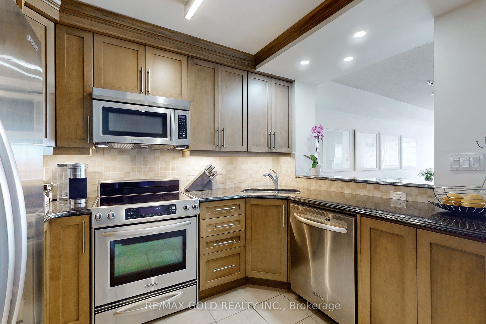 2267 Lakeshore Blvd W, #707