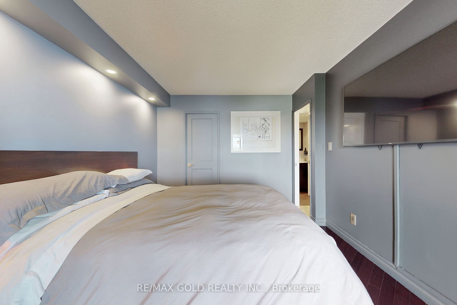 2267 Lakeshore Blvd W, #707