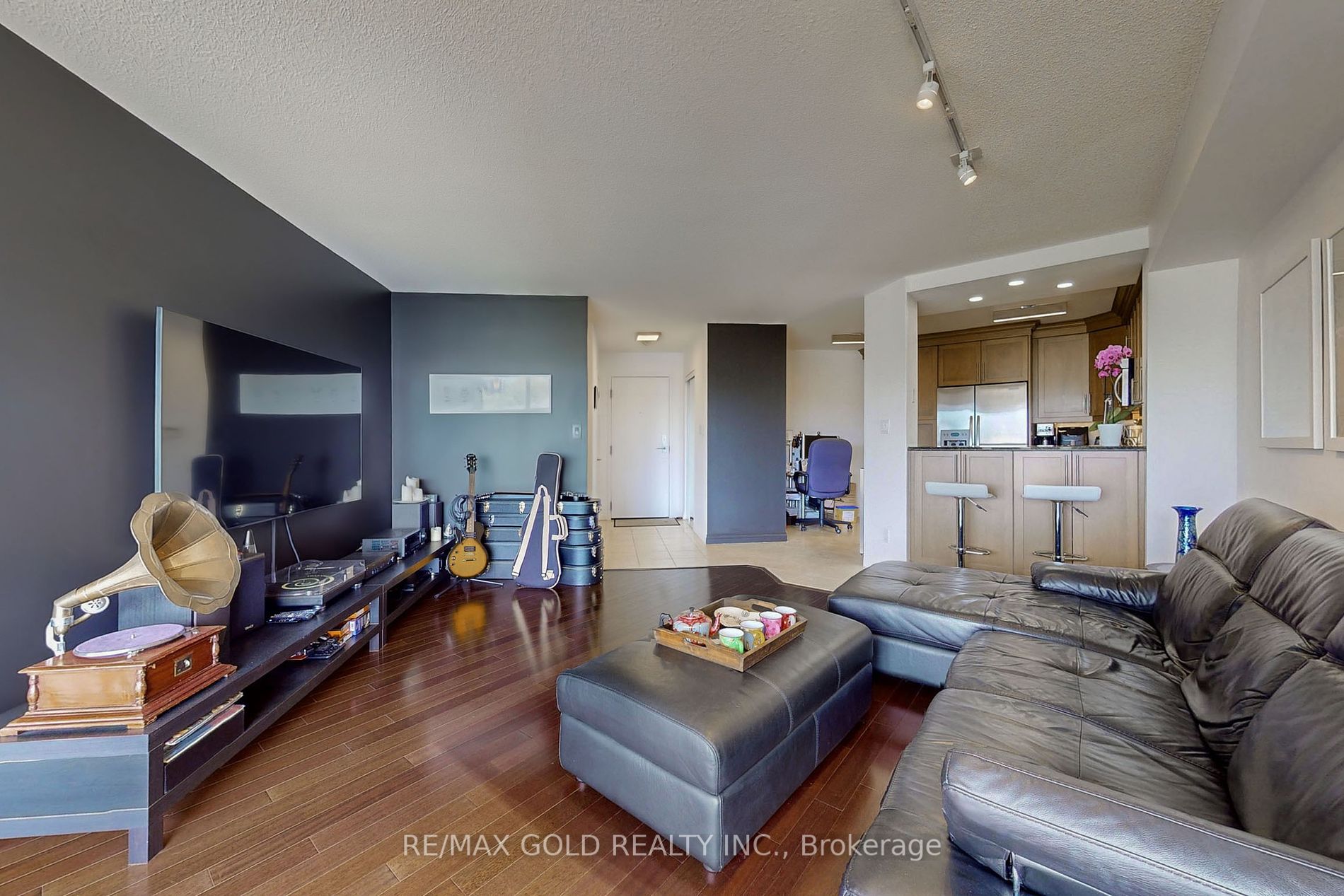2267 Lakeshore Blvd W, #707