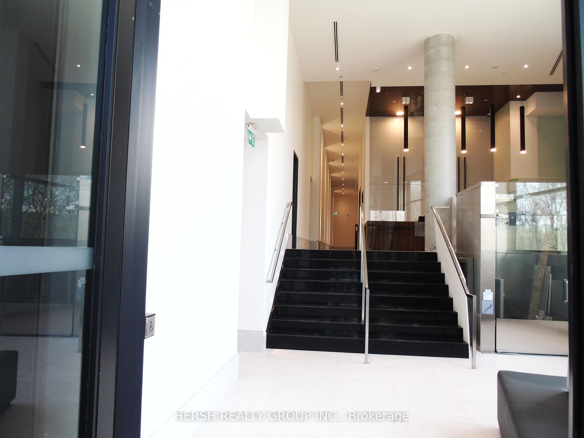 160 Kingsway Cres, #310