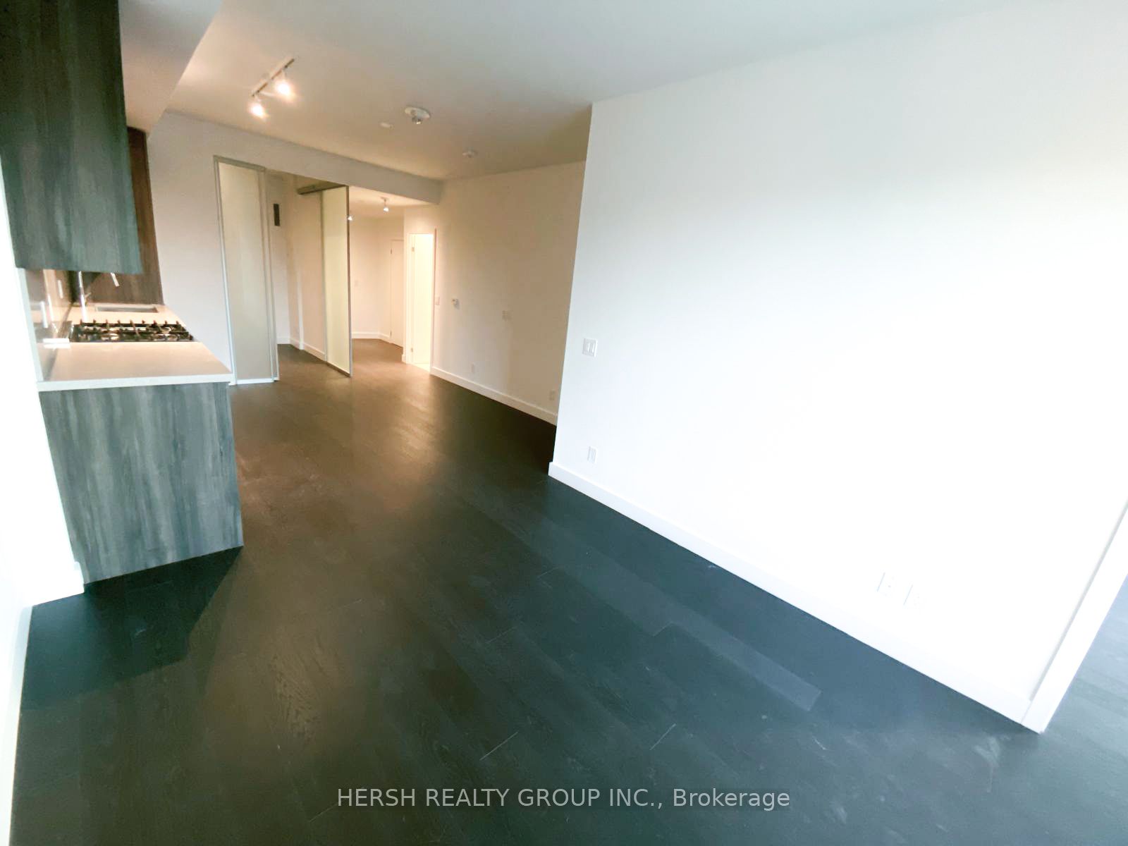 160 Kingsway Cres, #310