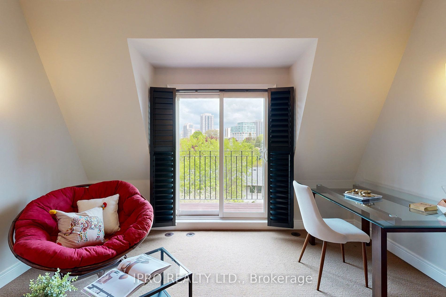 70 Lobo Mews
