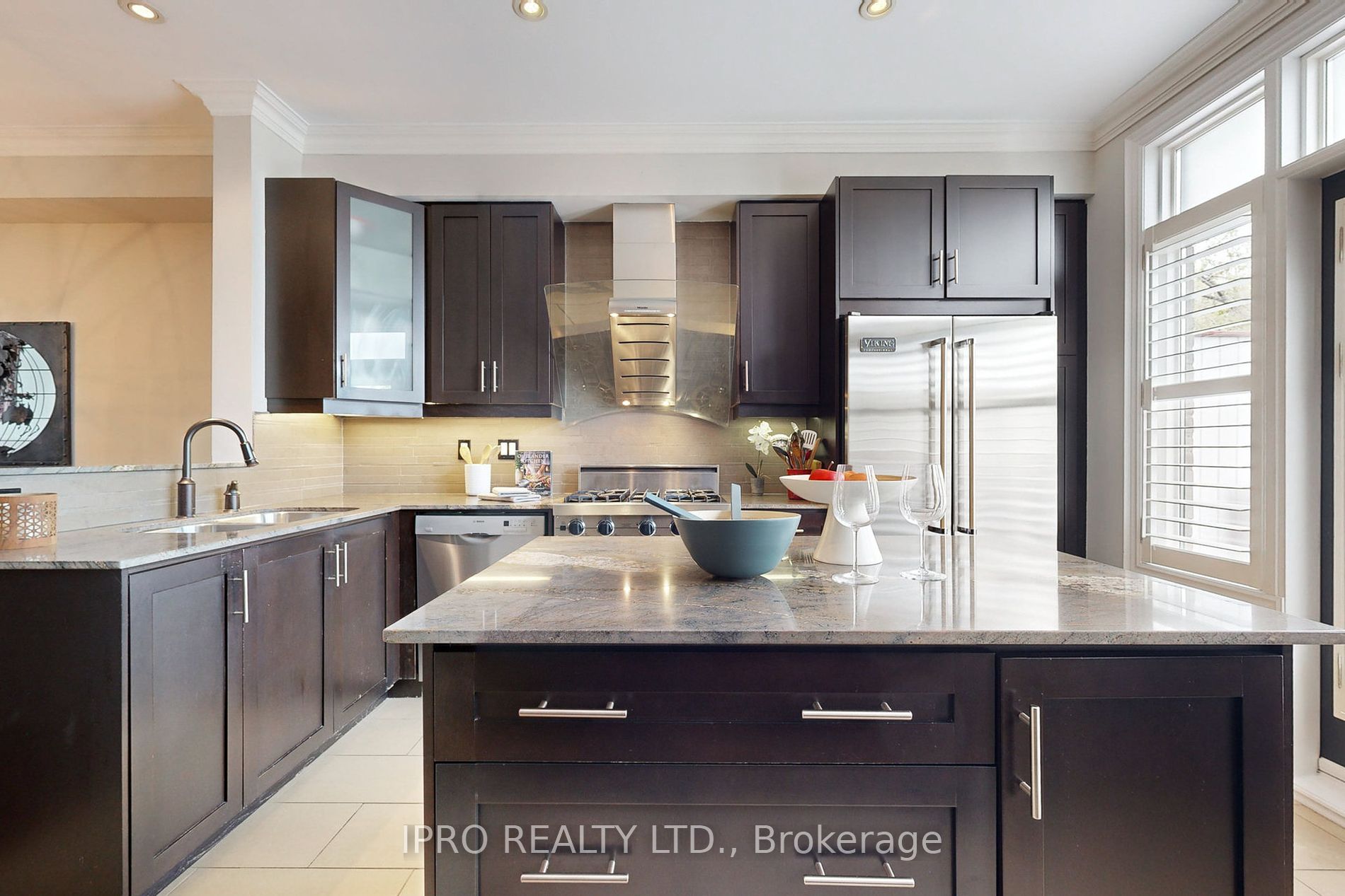 70 Lobo Mews