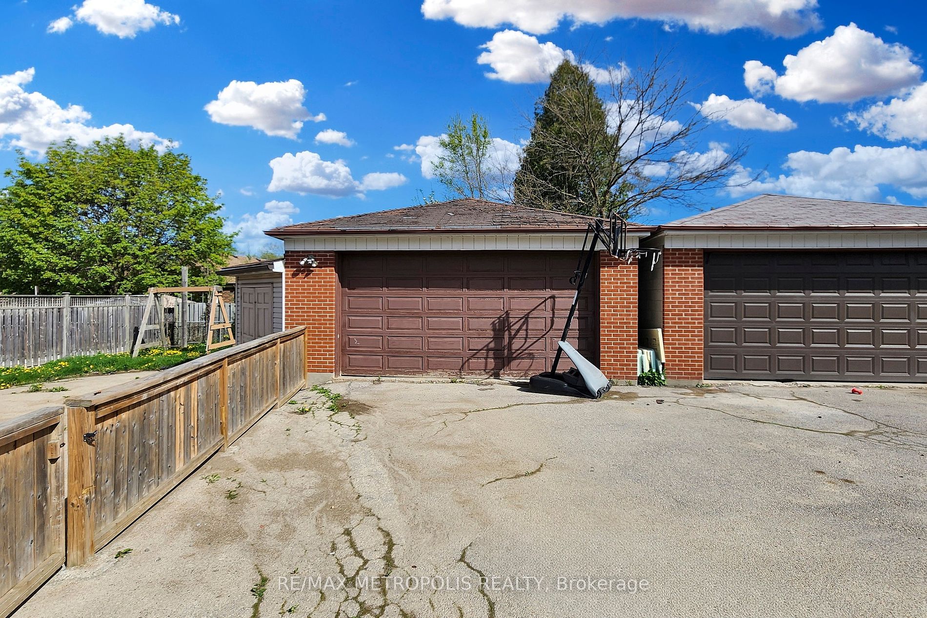 50 Langholm Drive