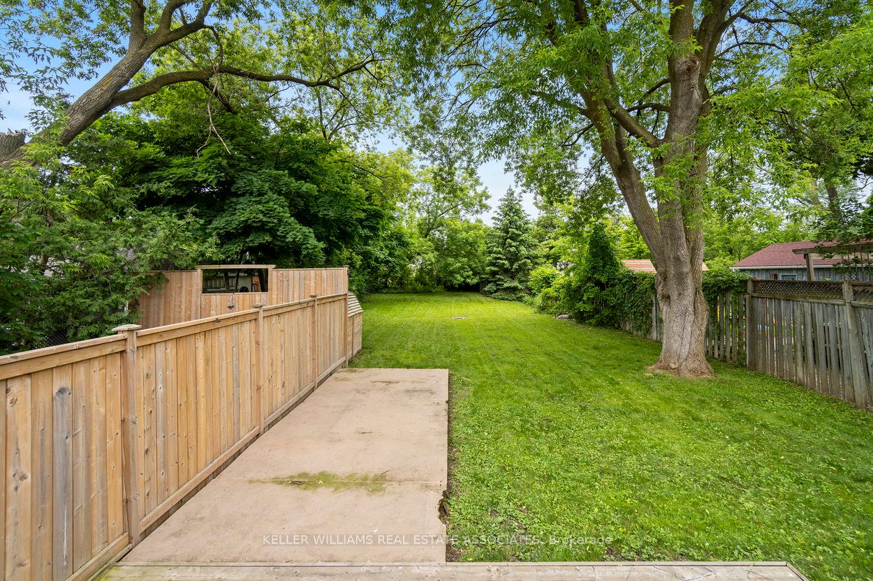 10 Joseph St