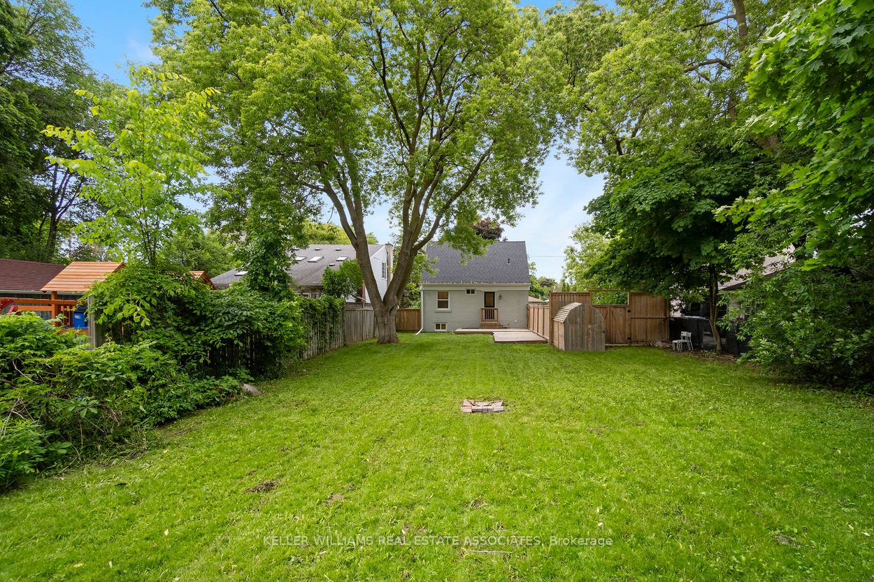 10 Joseph St