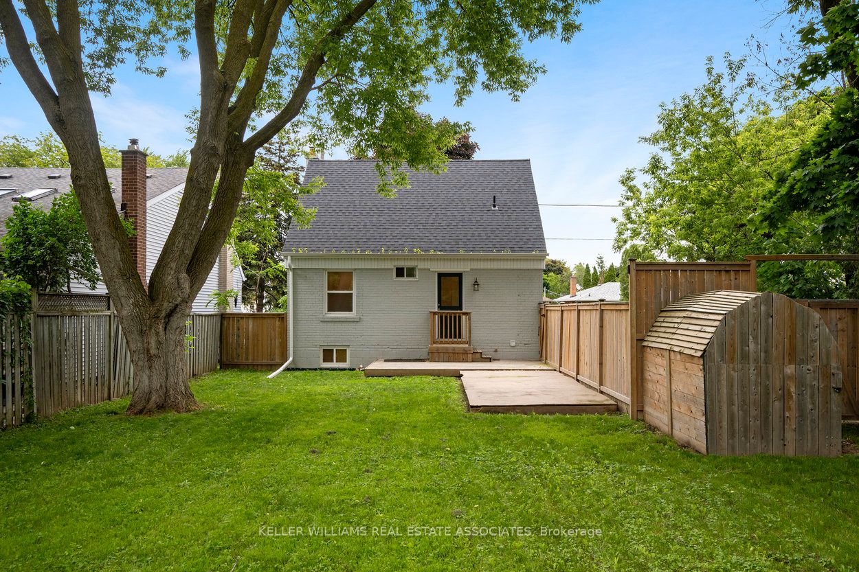 10 Joseph St