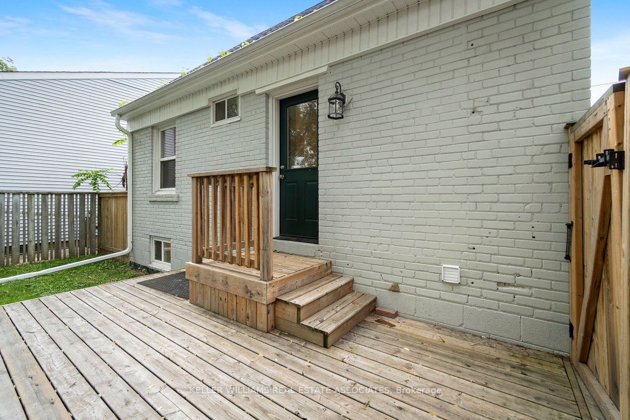 10 Joseph St
