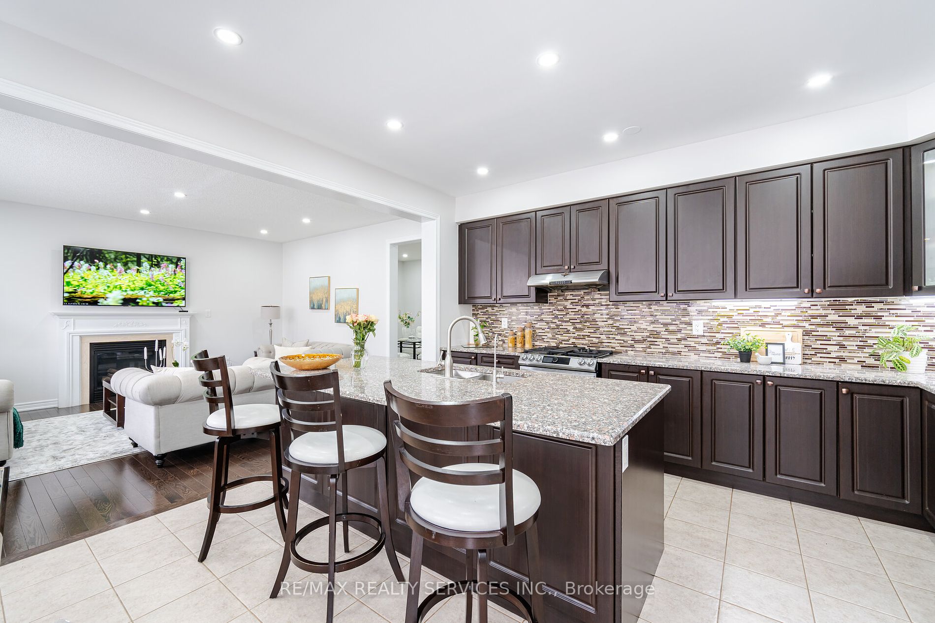 7 Swanton Rd