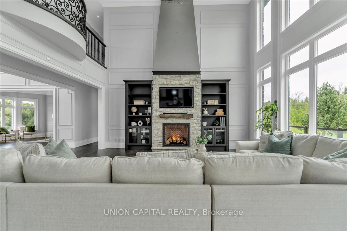 16033 Mississauga Rd