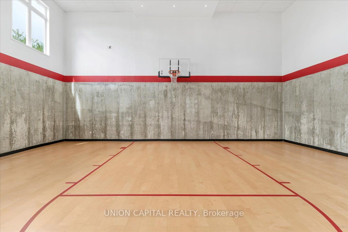 16033 Mississauga Rd