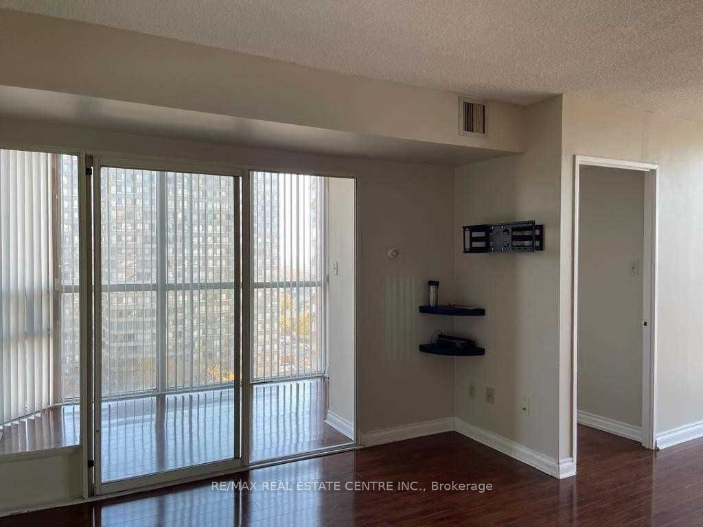 265 Enfield Place, #1403