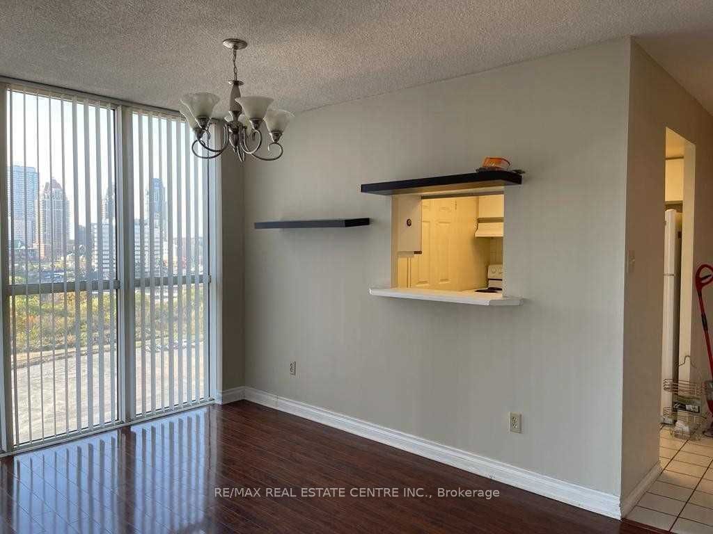 265 Enfield Place, #1403