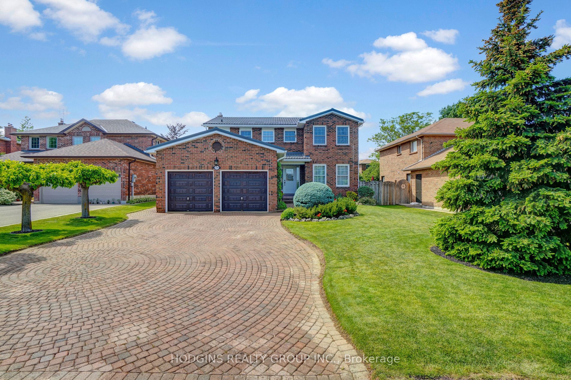 2289 Beejay Court Crt, (MLS® #: W8337778) - See this detached 