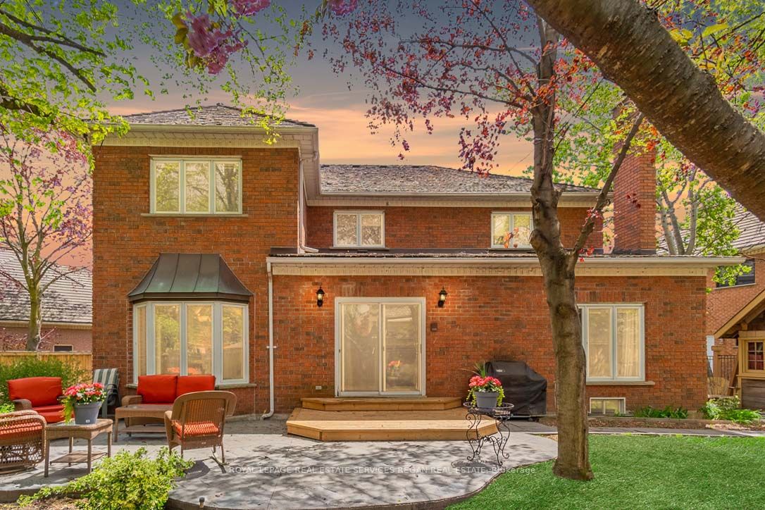 1935 Calgary Court