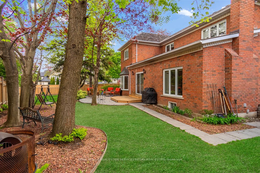 1935 Calgary Court