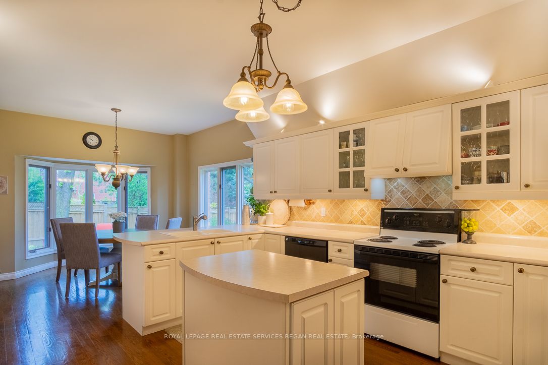 1935 Calgary Court