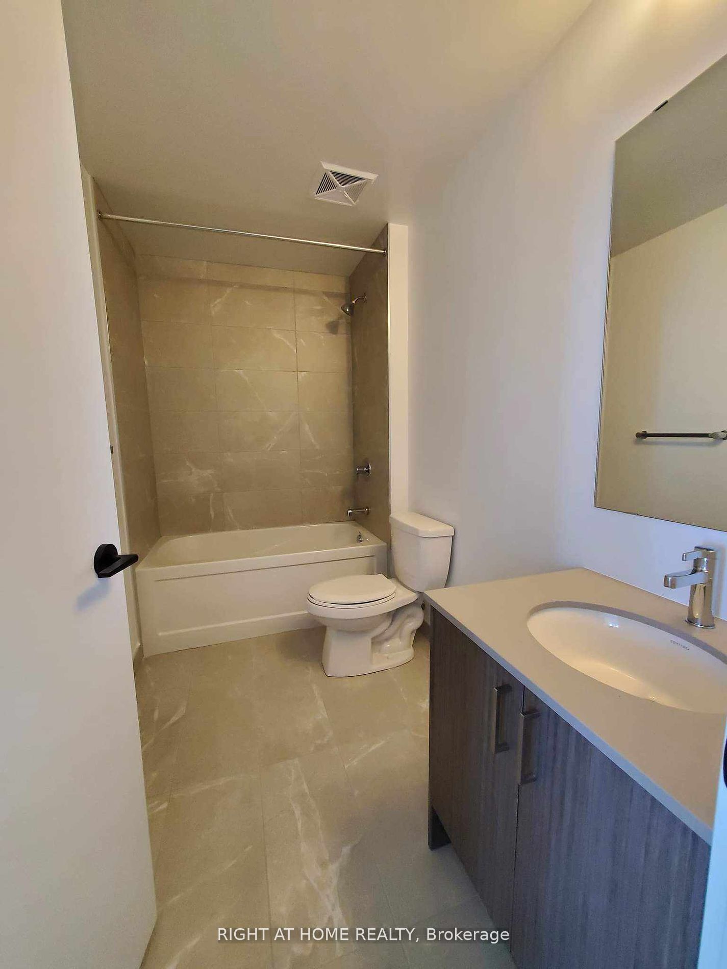 60 George Butchart Dr, #509