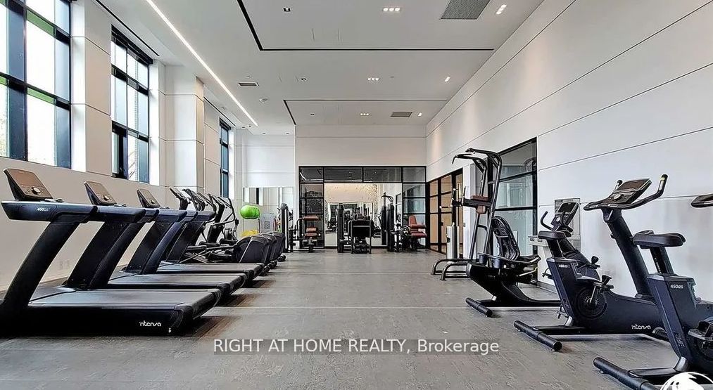 60 George Butchart Dr, #509
