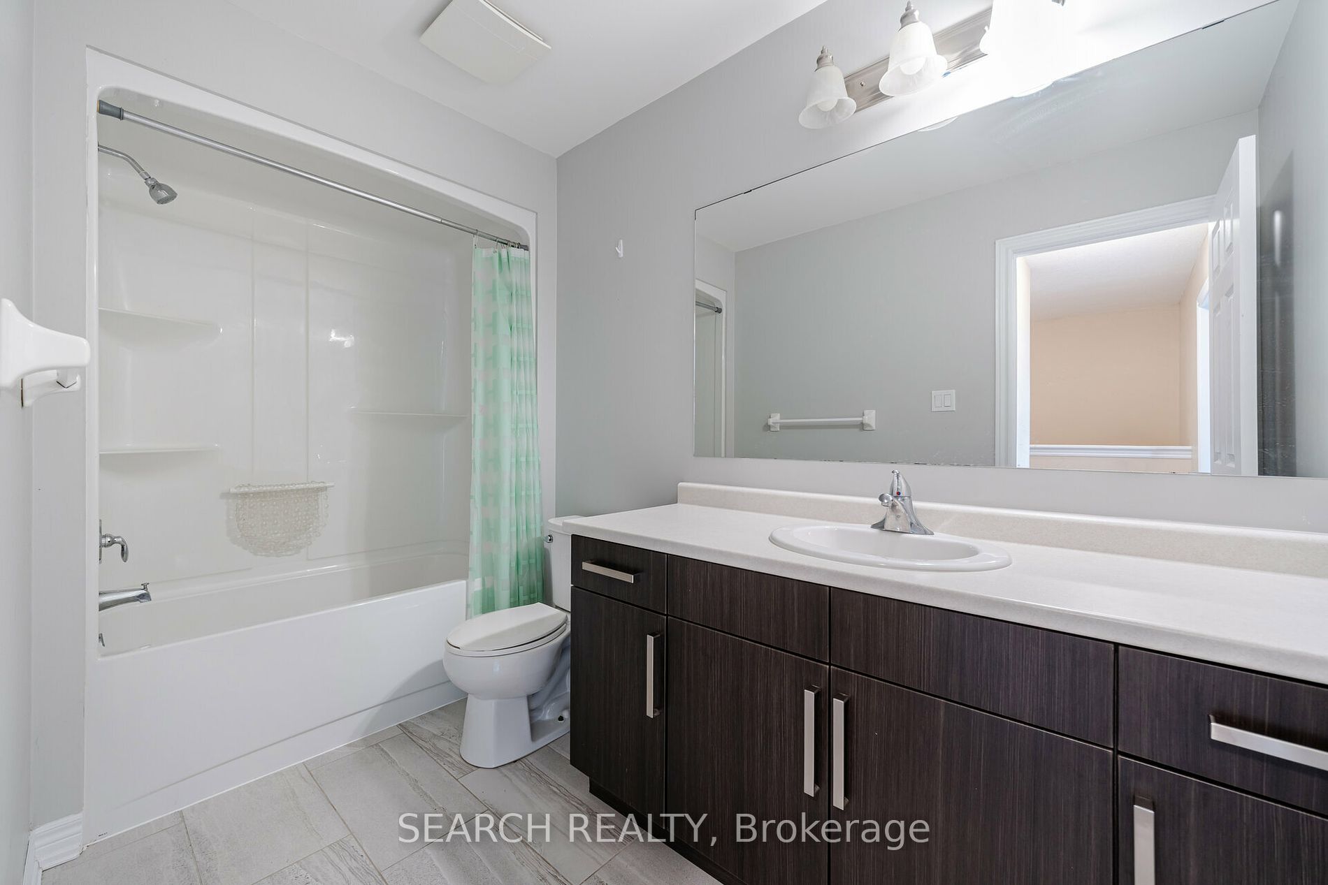 124 Parkinson Crescent, #16