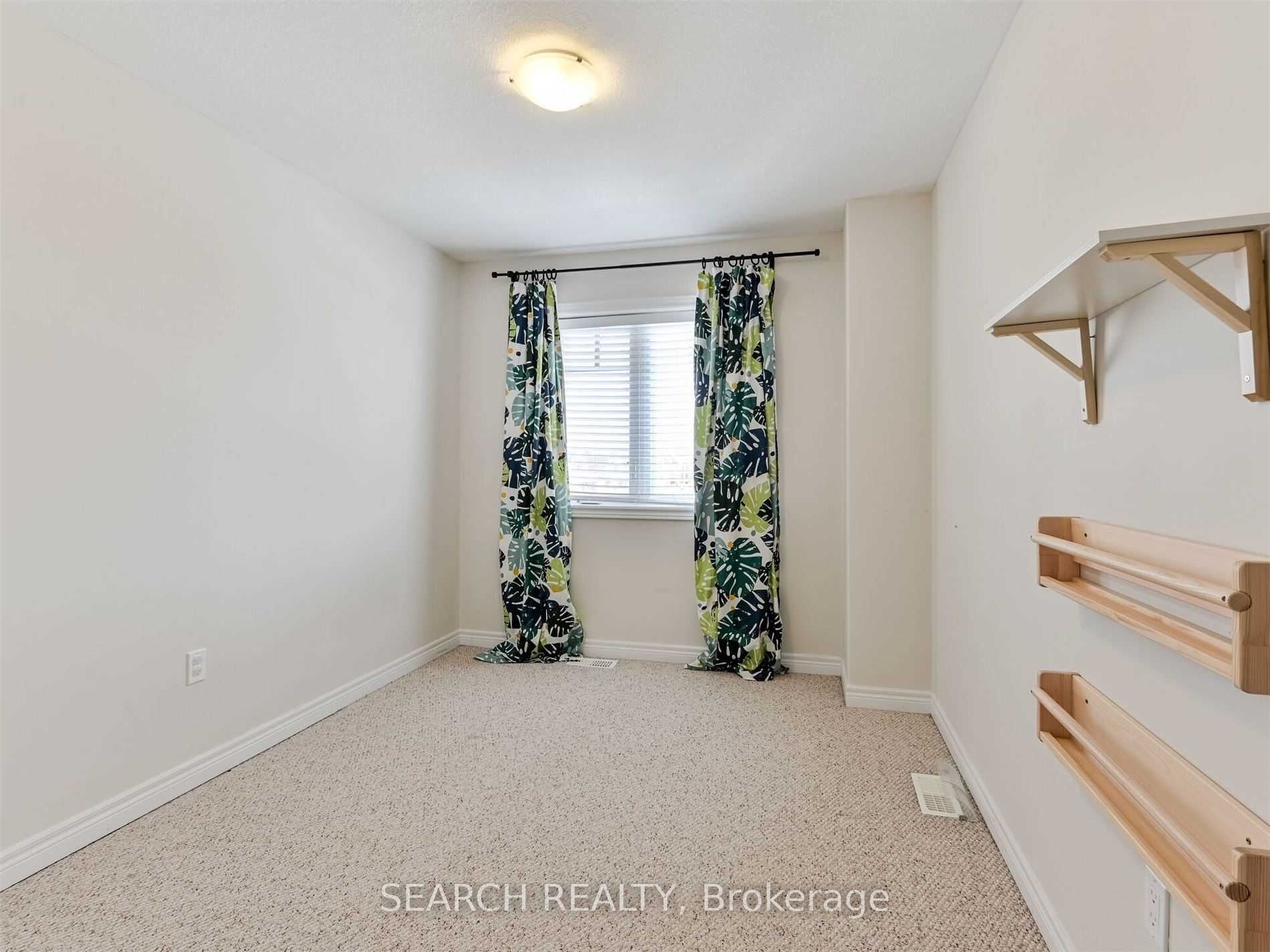 124 Parkinson Crescent, #16