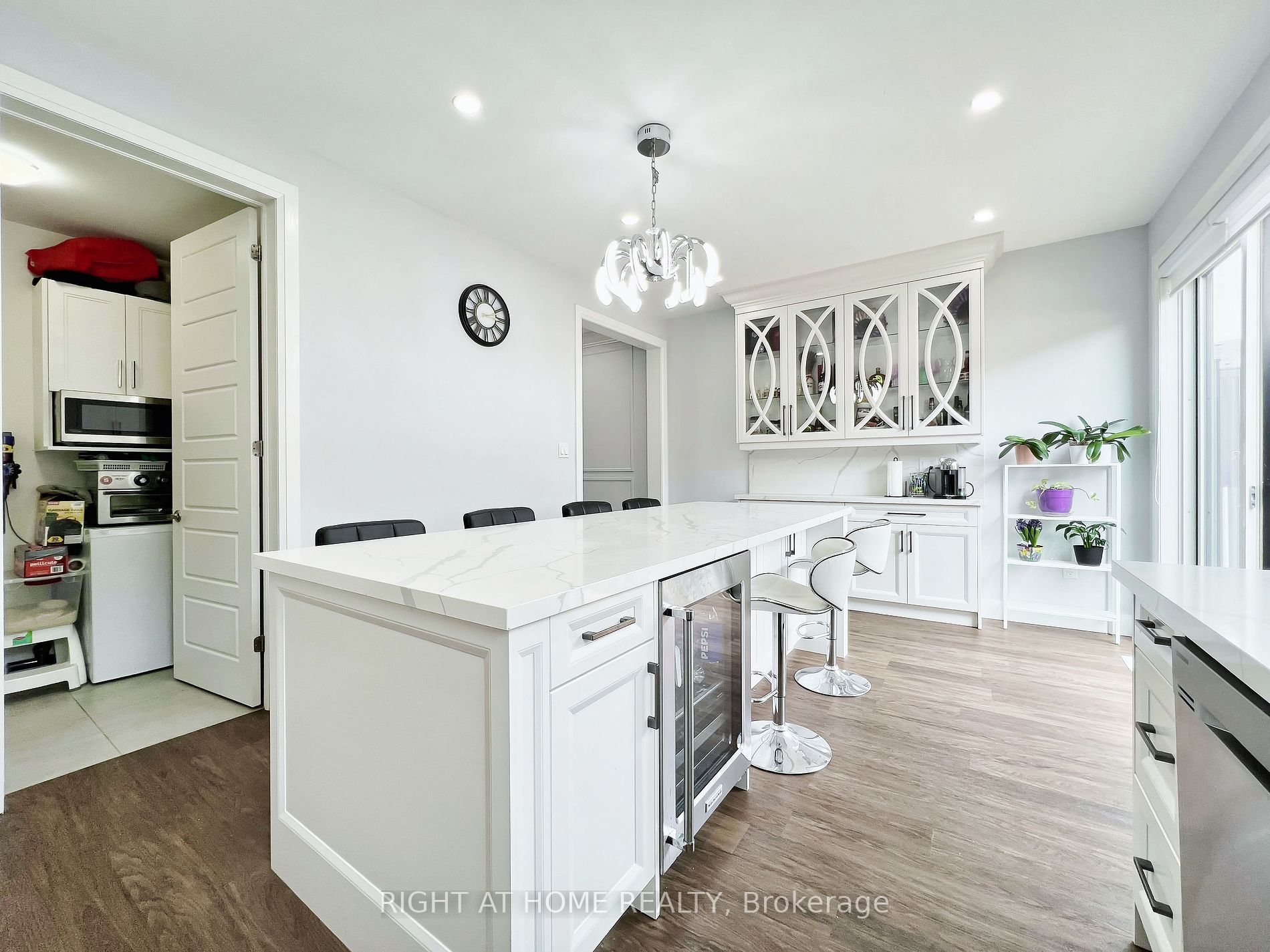 975 Whitlock Avenue #20