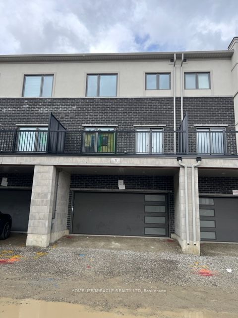 3 Lambert Lane N
