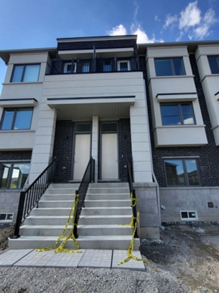 3 Lambert Lane N