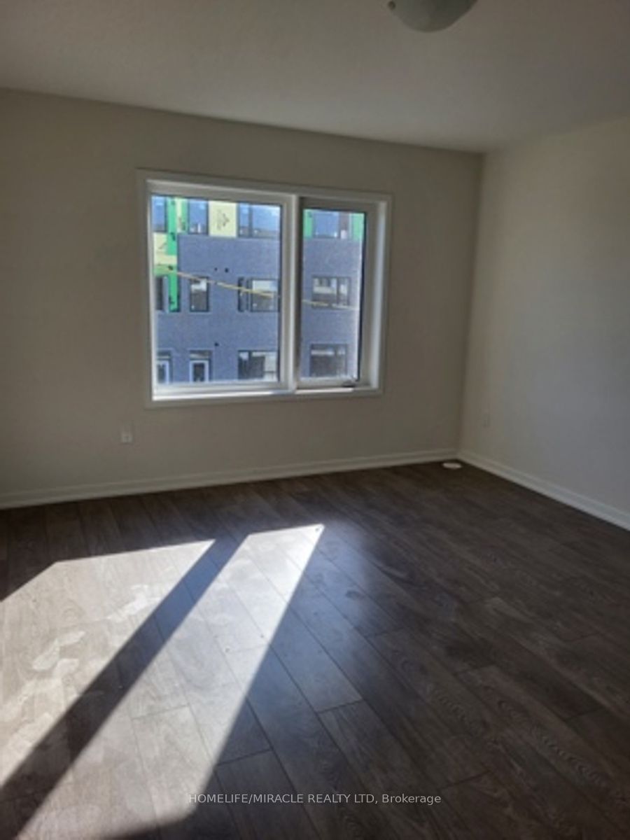 3 Lambert Lane N