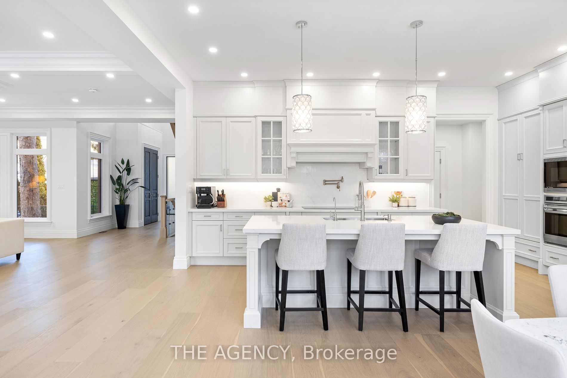 2409 Lakeshore Road
