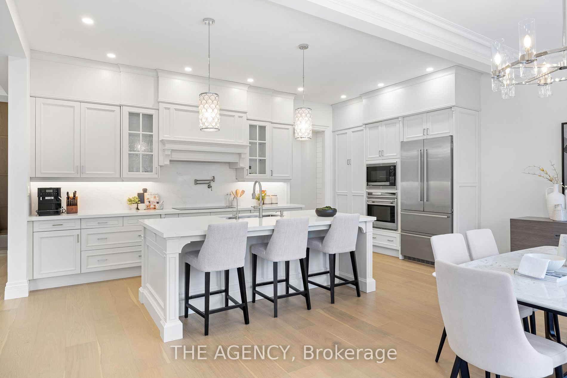 2409 Lakeshore Road