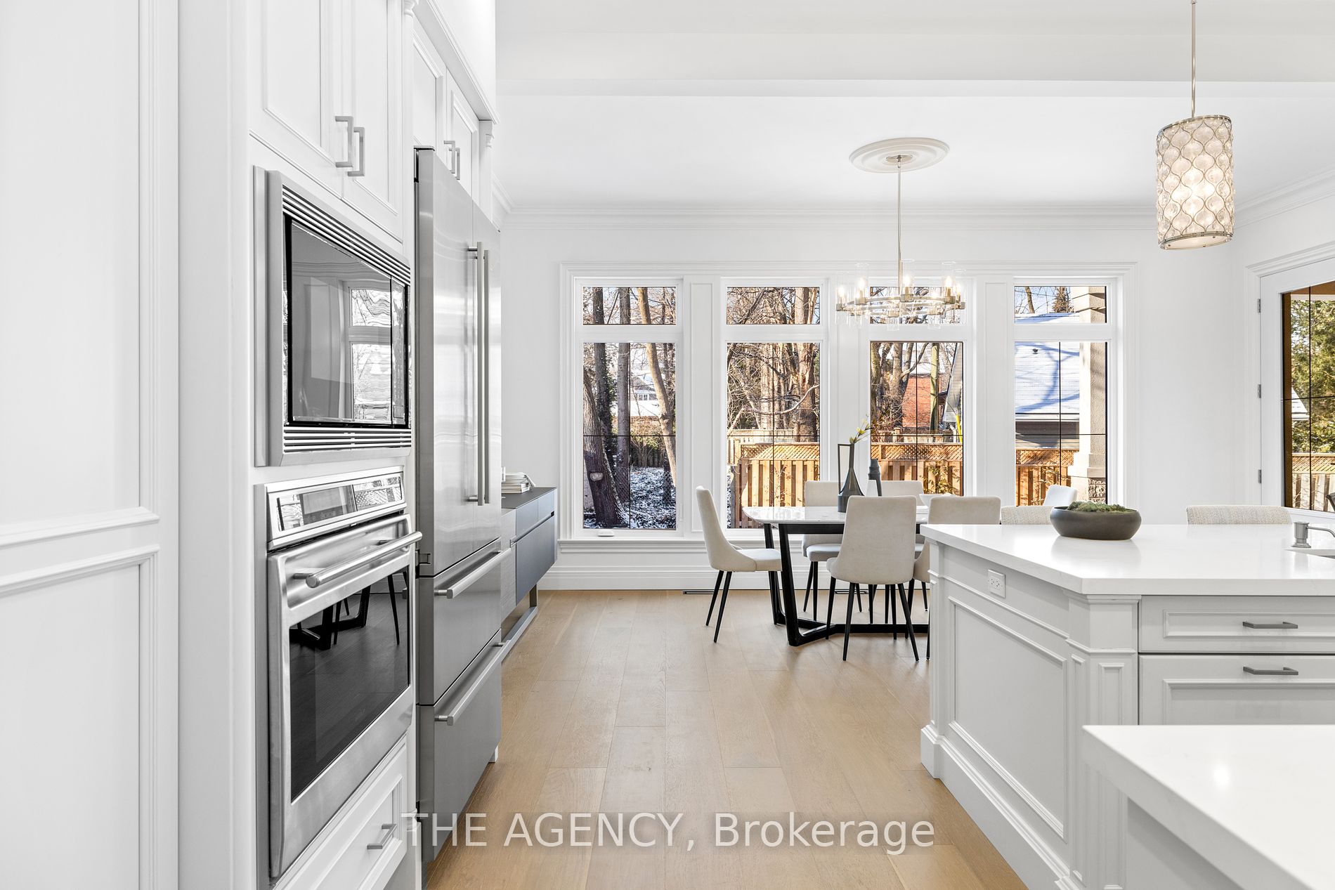 2409 Lakeshore Road