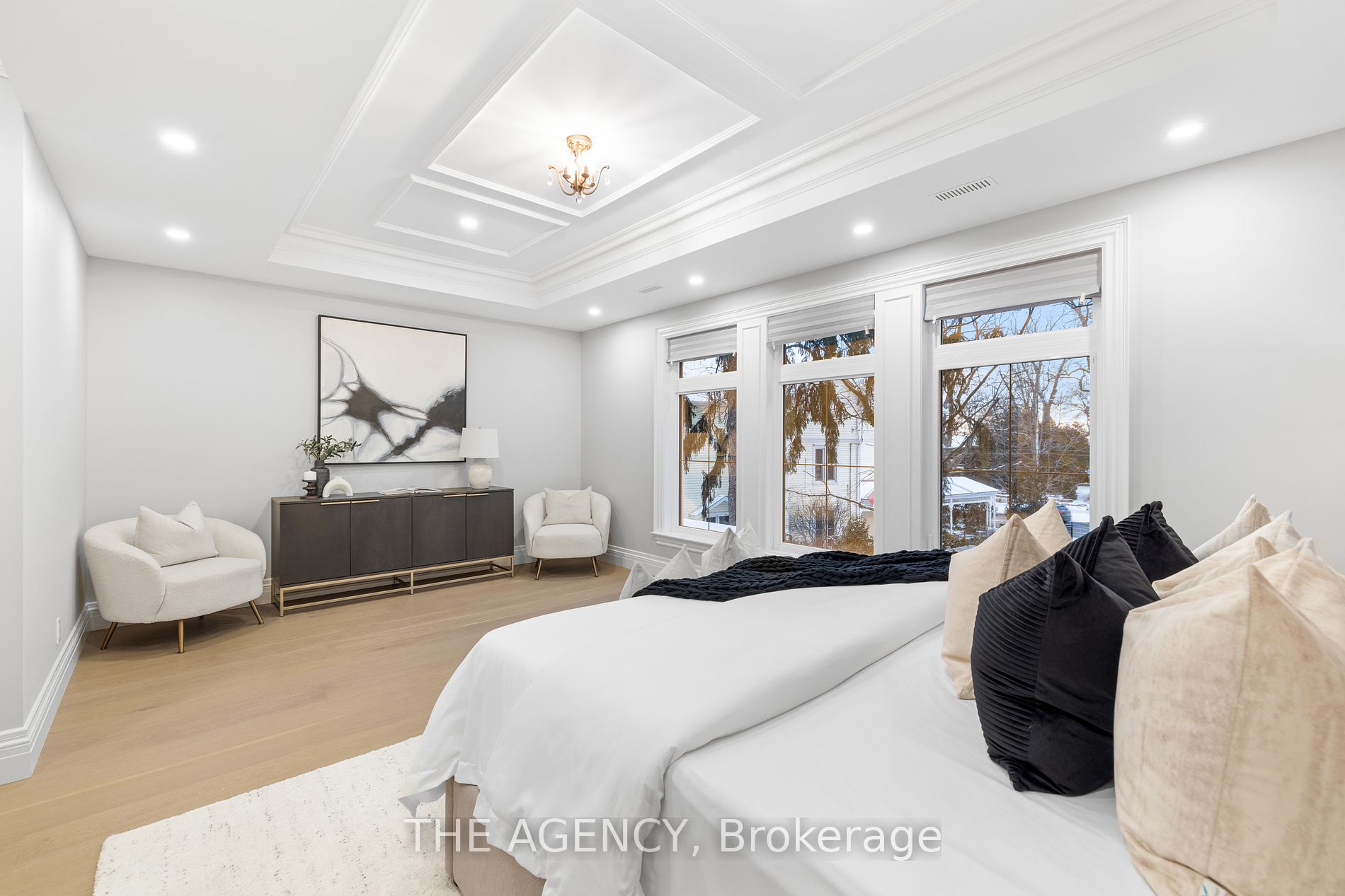 2409 Lakeshore Road