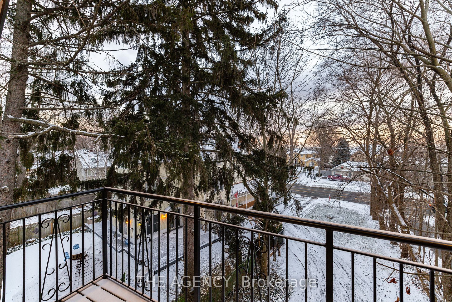 2409 Lakeshore Road
