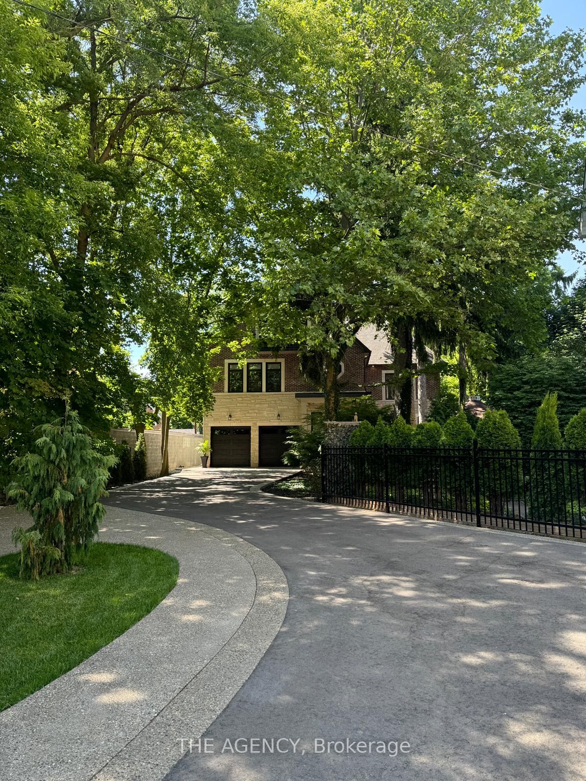 2409 Lakeshore Road