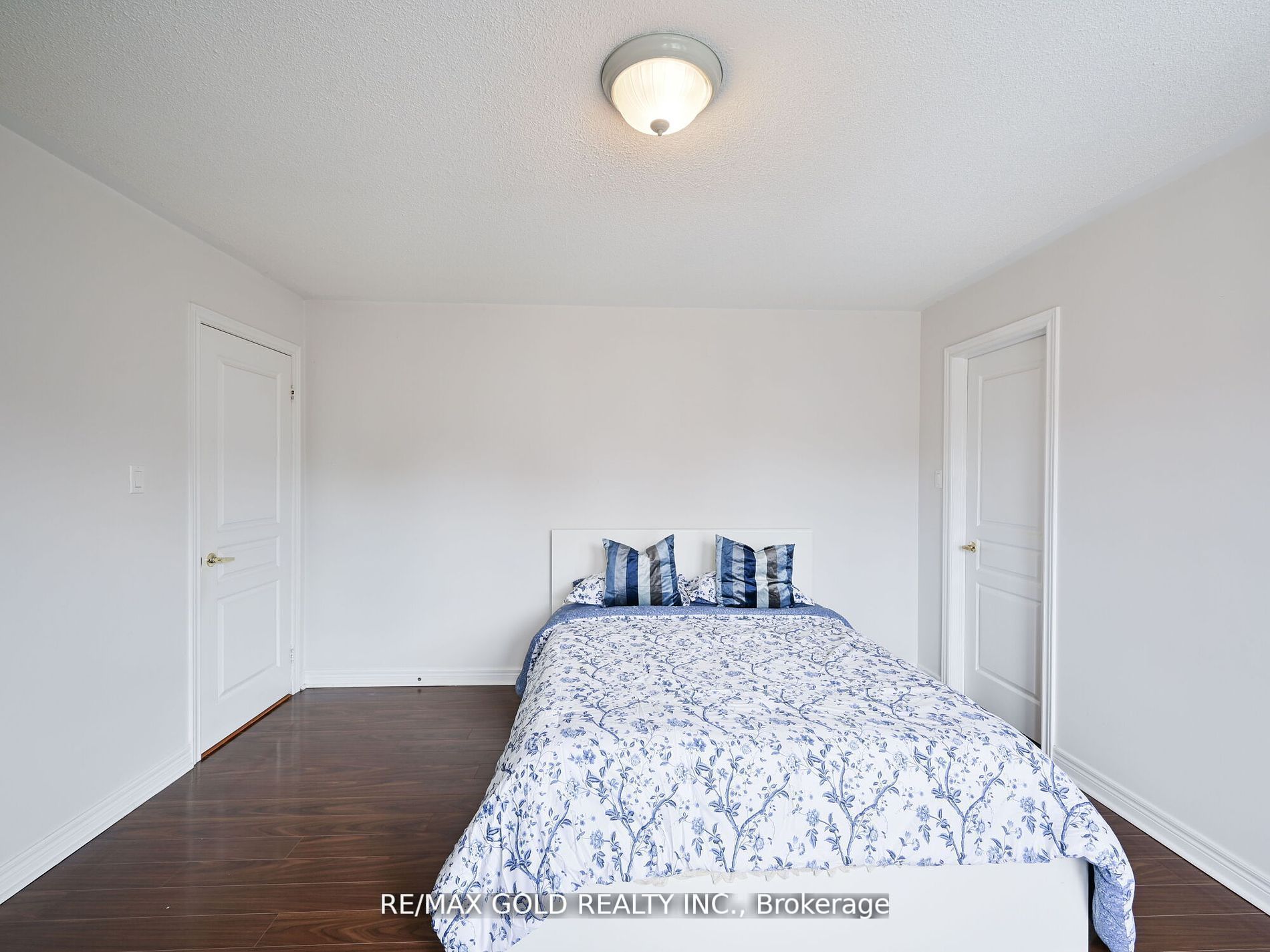 25 Maverick Cres