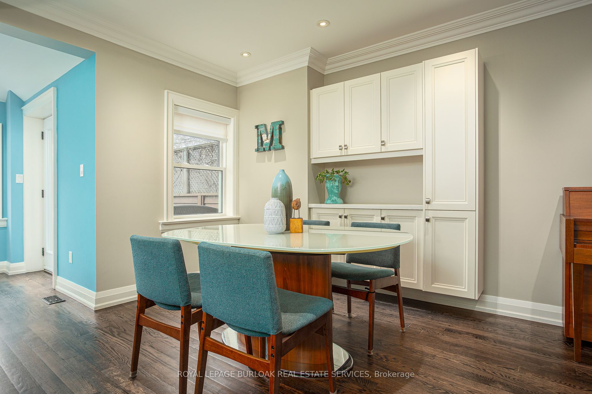 8 Thornhill Avenue