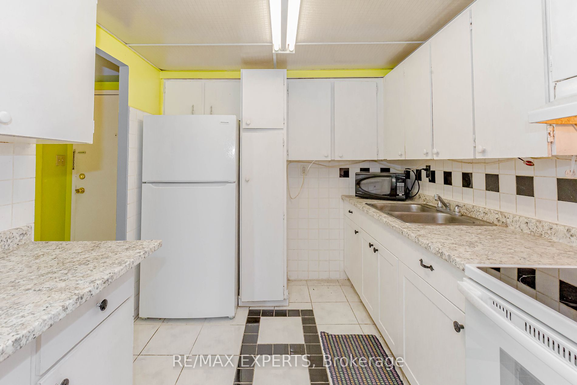 330 Dixon Rd, #1902